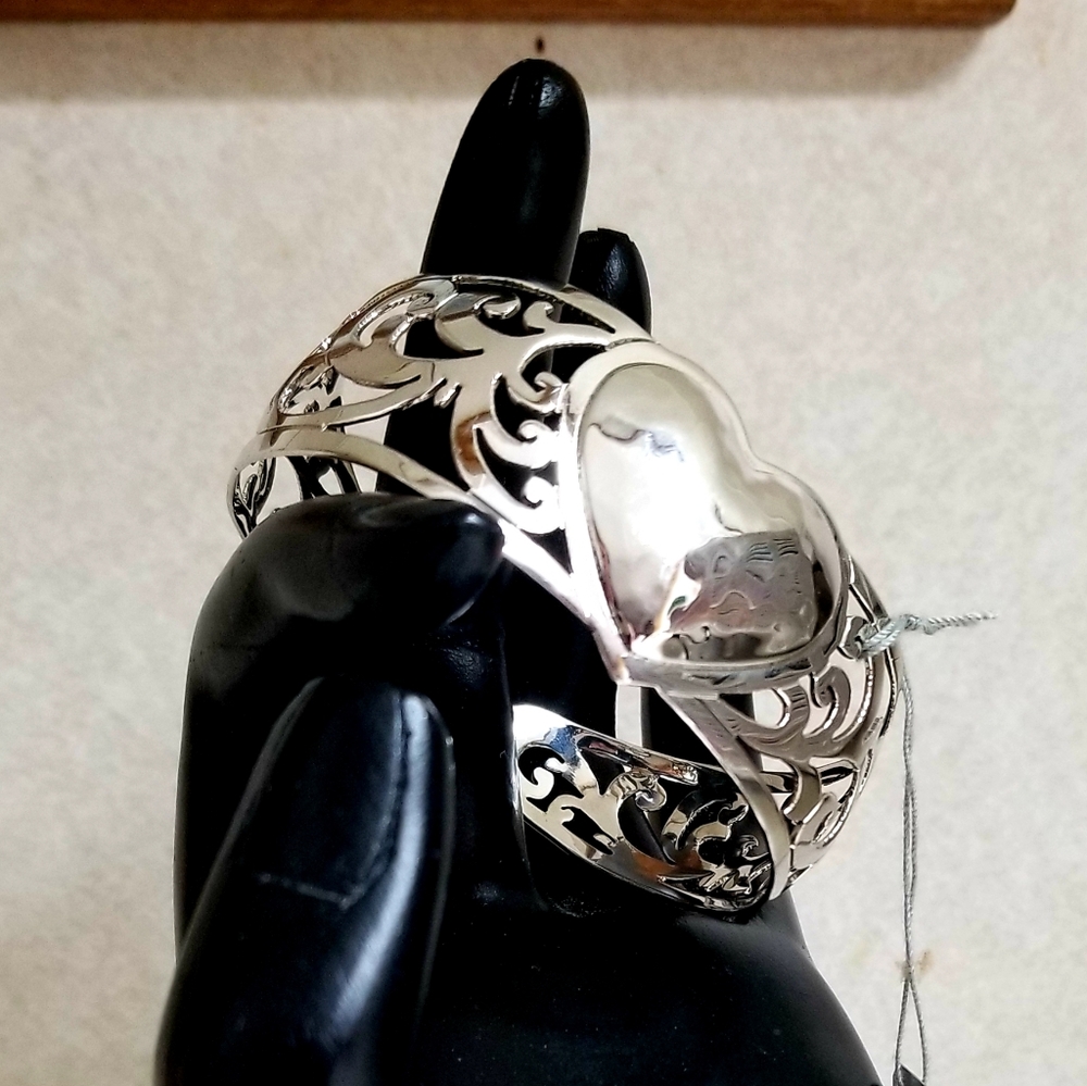 NWOT STERLING SILVER SCROLL HEART CUFF BRACELET - Picture 2 of 7